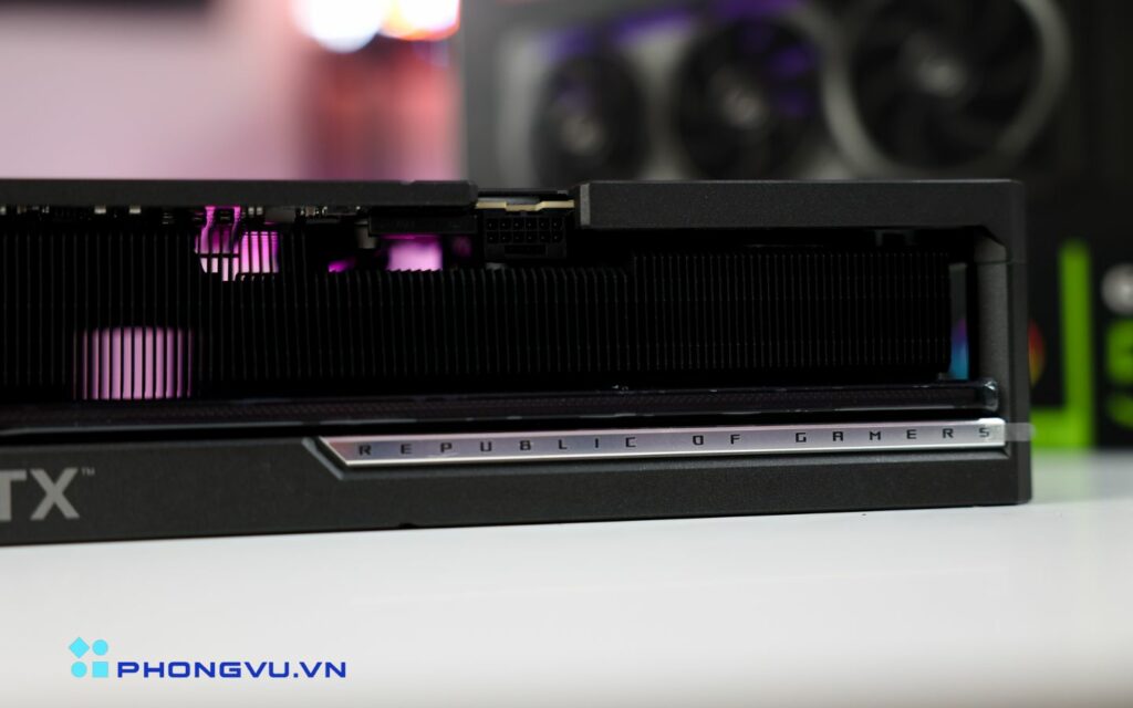 So với RTX 4090, ROG Astral RTX 5090 nhanh hơn khoảng 40-50% trong các tựa game hỗ trợ ray tracing