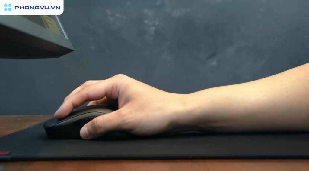 ASUS ROG Harpe Ace Mini có polling rate mặc định 1.000 Hz, mang lại độ trễ thấp và phản hồi nhanh, đủ đáp ứng tốt cho hầu hết người chơi