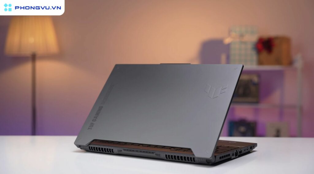 ASUS TUF Gaming F15 FX507VU-LP315W mang phong cách đặc trưng của dòng TUF