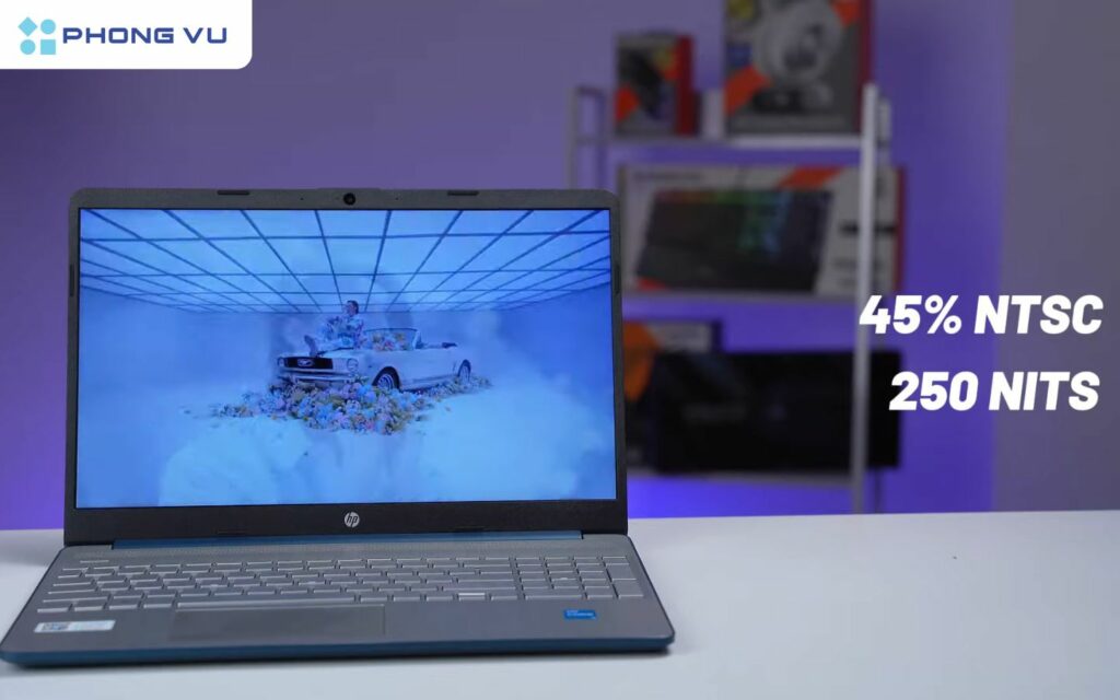 Một trong những điểm cộng lớn của HP 15s-fq5228TU là màn hình lớn 15.6 inch