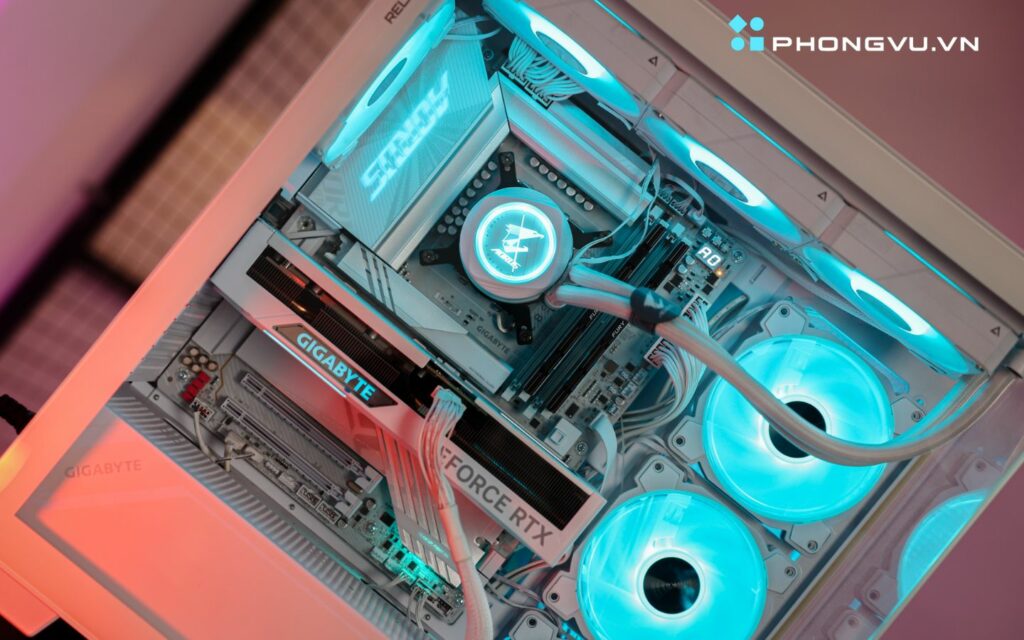 Bộ RAM DDR5 32GB với tốc độ 6400MHz là một điểm nhấn quan trọng