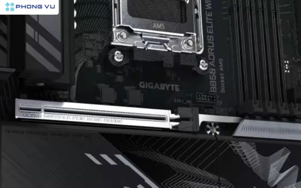 Dòng Gigabyte B850 PCI-E 5.0 đảm bảo ít nhất một khe PCI-E 5.0 x16 cho GPU và một khe M.2 PCI-E 5.0 cho SSD trên mỗi mẫu.