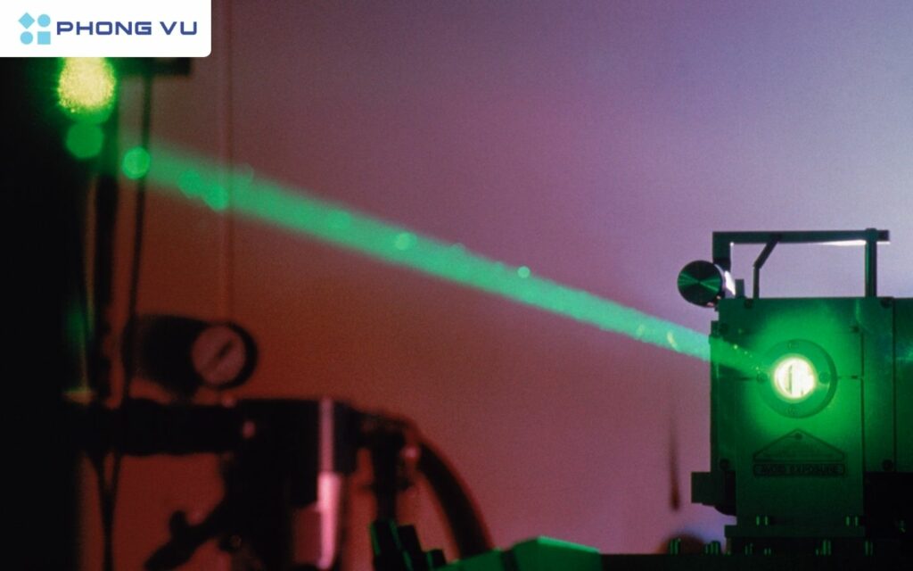 Taara thế hệ đầu di chuyển ánh sáng thông qua hệ thống gương