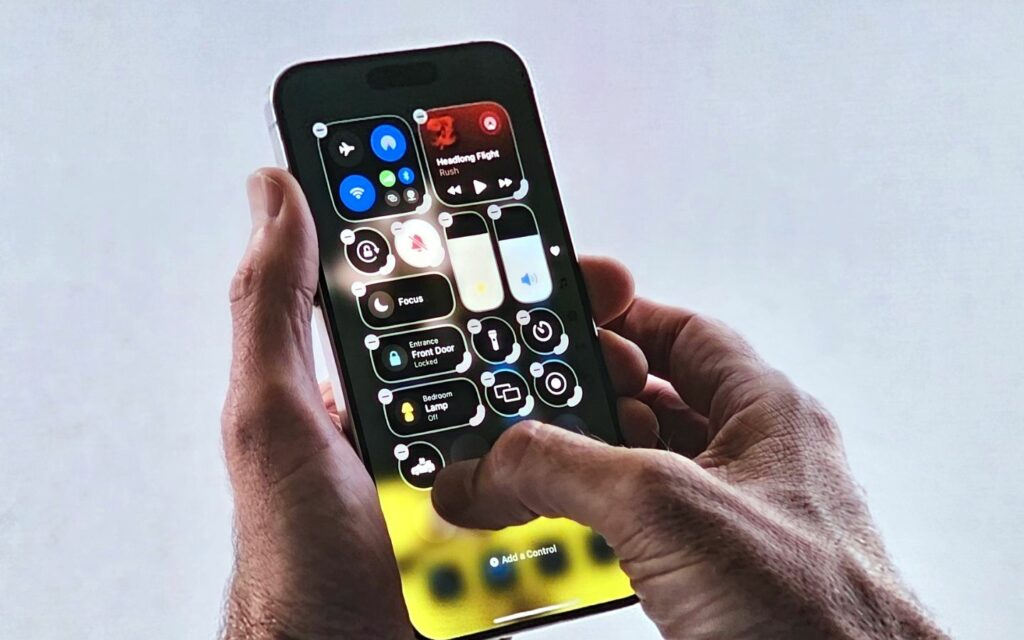Apple tự tin giao diện mới trên iOS 19 sẽ làm hài lòng người dùng 3 Cuộc thay đổi giao diện này sẽ mang nhiều rủi ro và thách thức