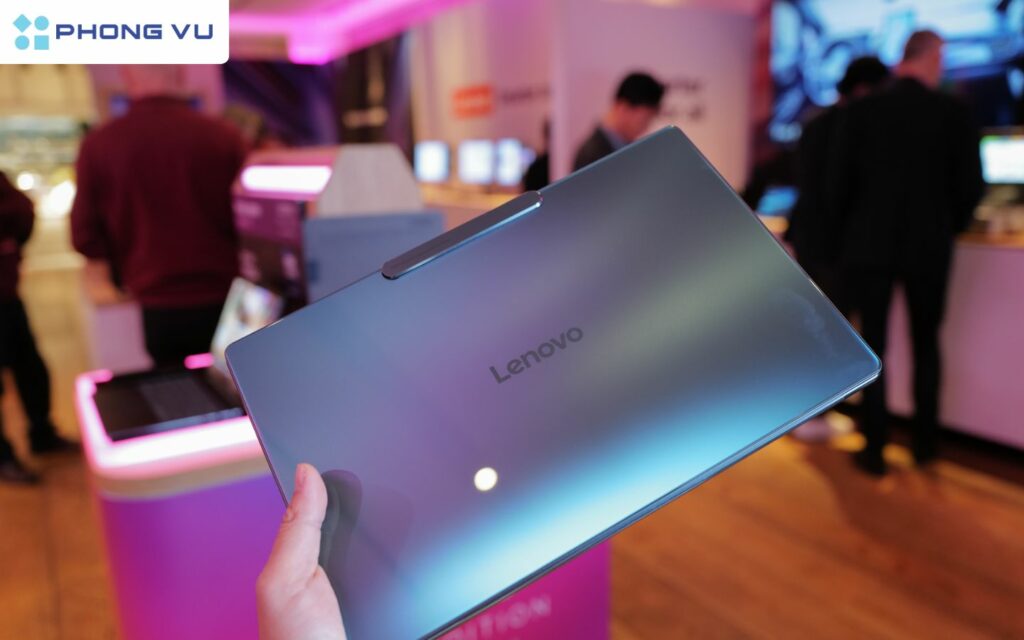 Laptop Yoga Slim 9i trang bị màn hình OLED chất lượng cao