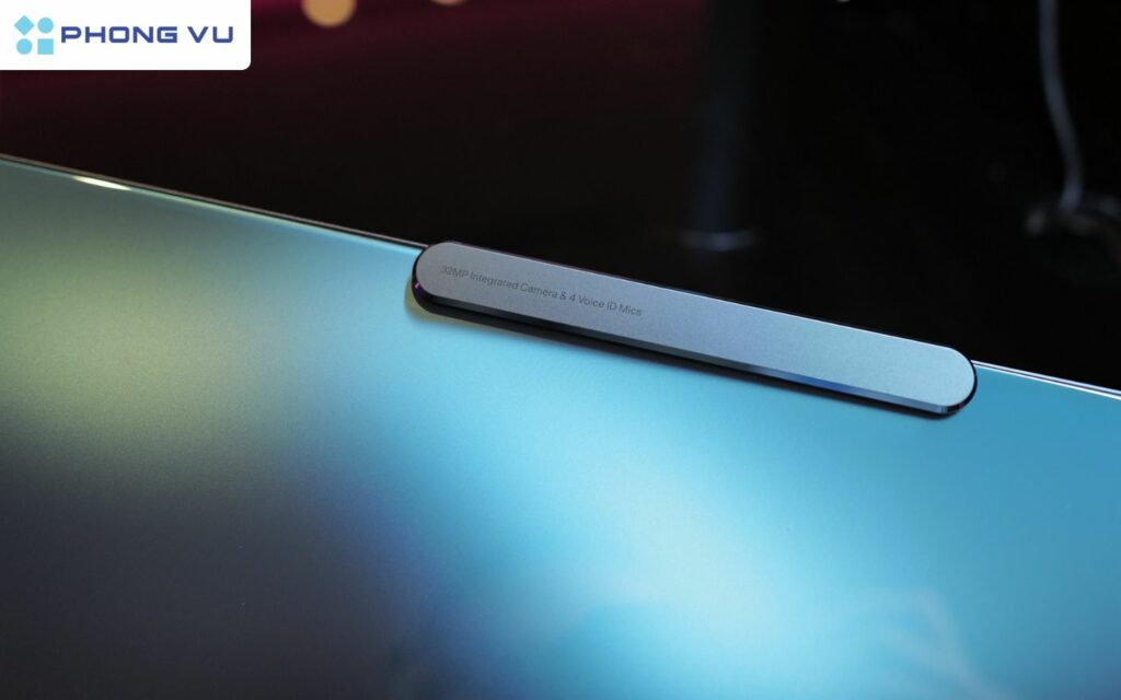 Laptop Yoga Slim 9i sở hữu camera ẩn dưới tấm nền màn hình