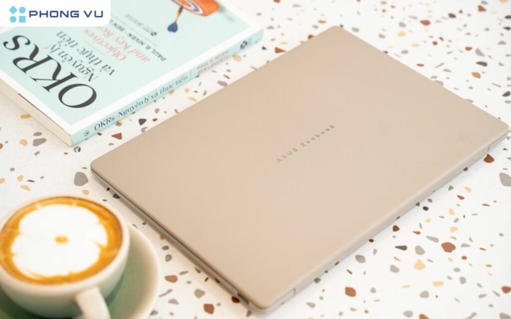 ASUS Zenbook 14 là laptop AI đạt chuẩn Copilot+PC nhẹ nhất thị trường với trọng lượng chỉ khoảng 980g