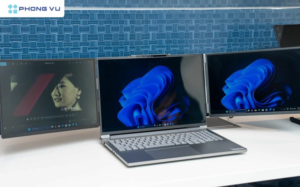 Laptop Lenovo tại sự kiện MWC 2025
