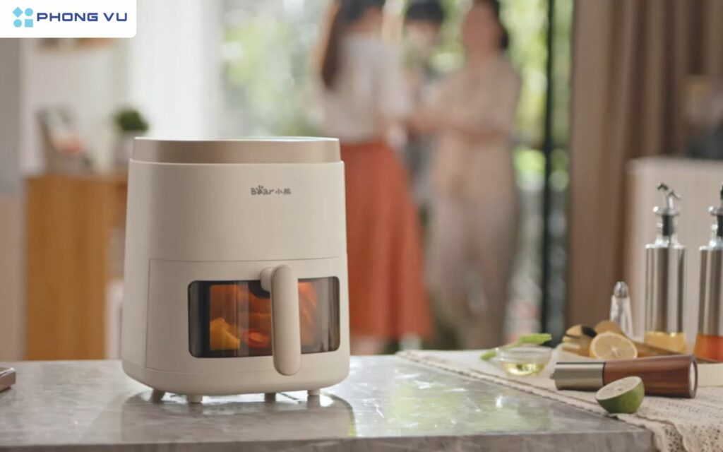 Nồi chiên không dầu là gợi ý phù hợp cho bạn nếu đang muốn tặng quà cho mẹ của mình