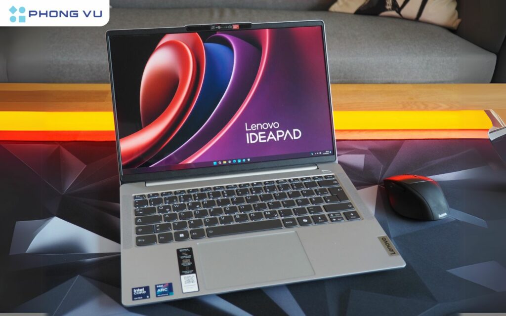 Lenovo IdeaPad Slim 5 14IMH9 được trang bị bàn phím chiclet với bố cục hợp lý và toupad lớn, mượt