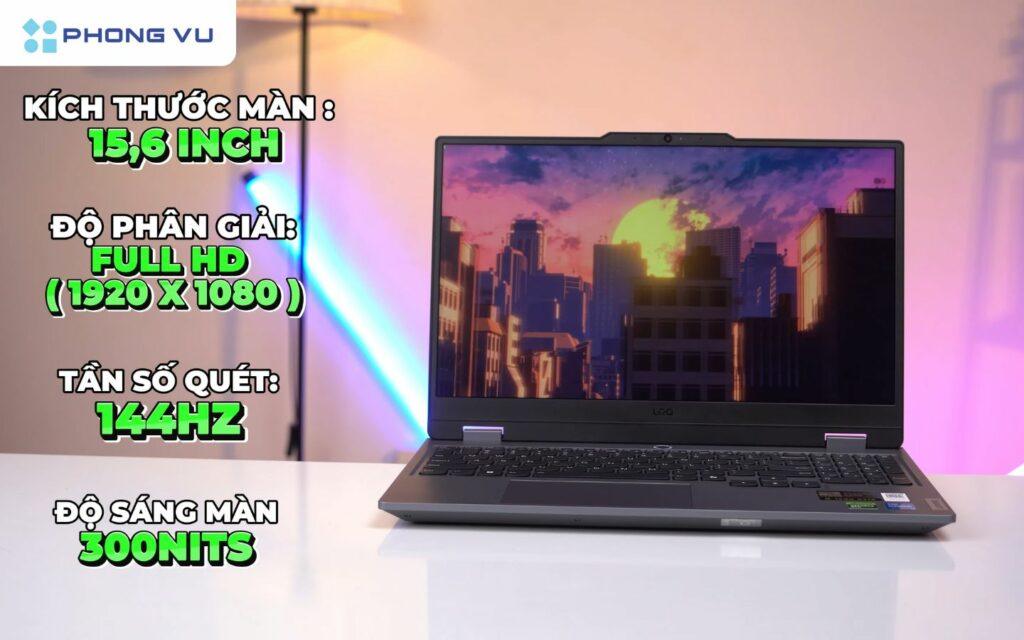 Điểm đáng tiền nhất trên Lenovo LOQ 15IAX9 chính là màn hình 15.6 inch Full HD (1920x1080) IPS với tần số quét 144Hz 100% sRGB
