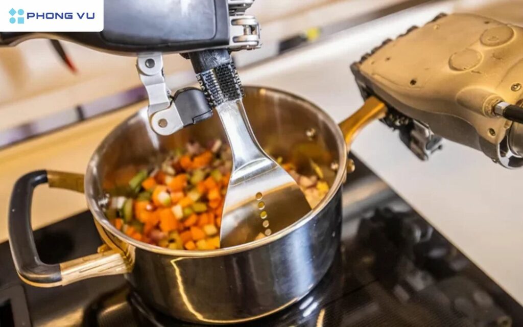 Công nghệ robot đầu bếp giúp giảm chi phí nhân công và tăng năng suất hiệu quả