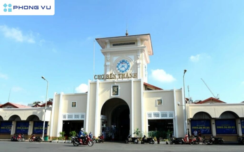 Chợ Bến Thành chợ truyền thống nổi tiếng, đa dạng hàng hóa, đặc sản ẩm thực
