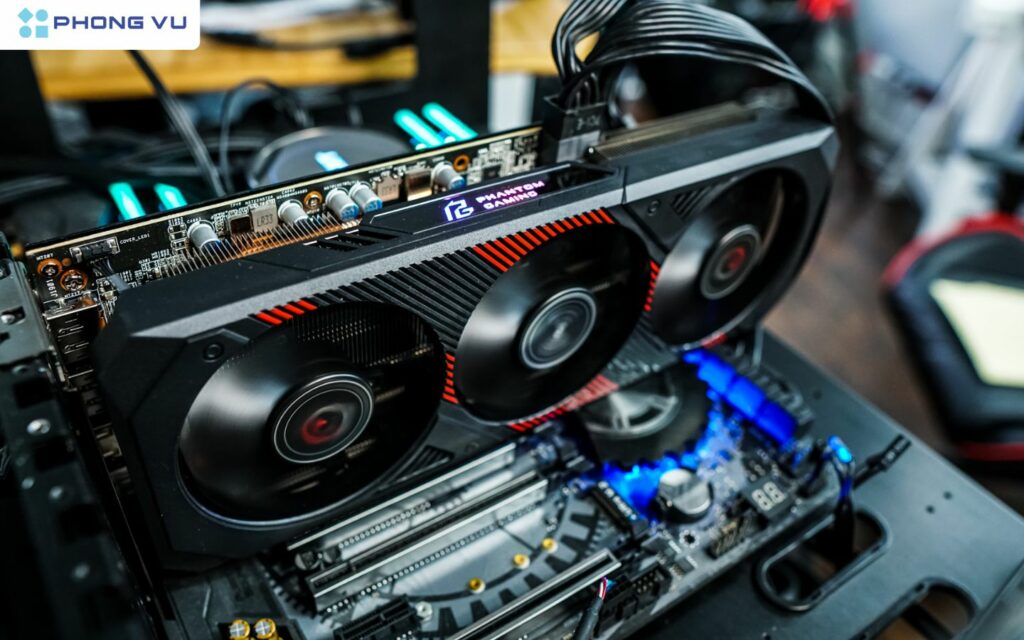 Ép xung (overclocking) là quá trình tăng xung nhịp hoạt động của một linh kiện phần cứng – ở đây là card màn hình – vượt mức thiết kế ban đầu từ nhà sản xuất.