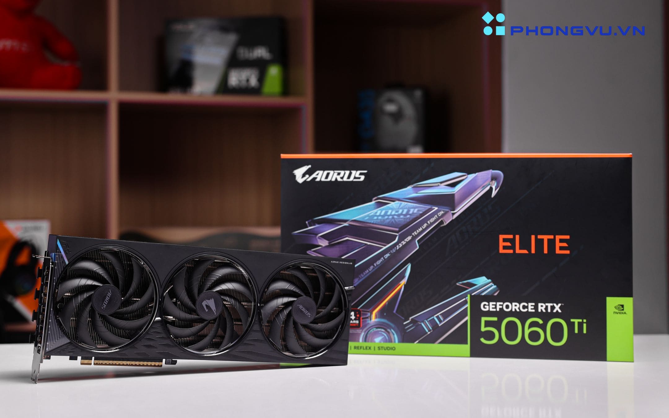 GIGABYTE AORUS GeForce RTX™ 5060 Ti ELITE 16G đã gây ấn tượng mạnh mẽ với thiết kế đậm chất cao cấp