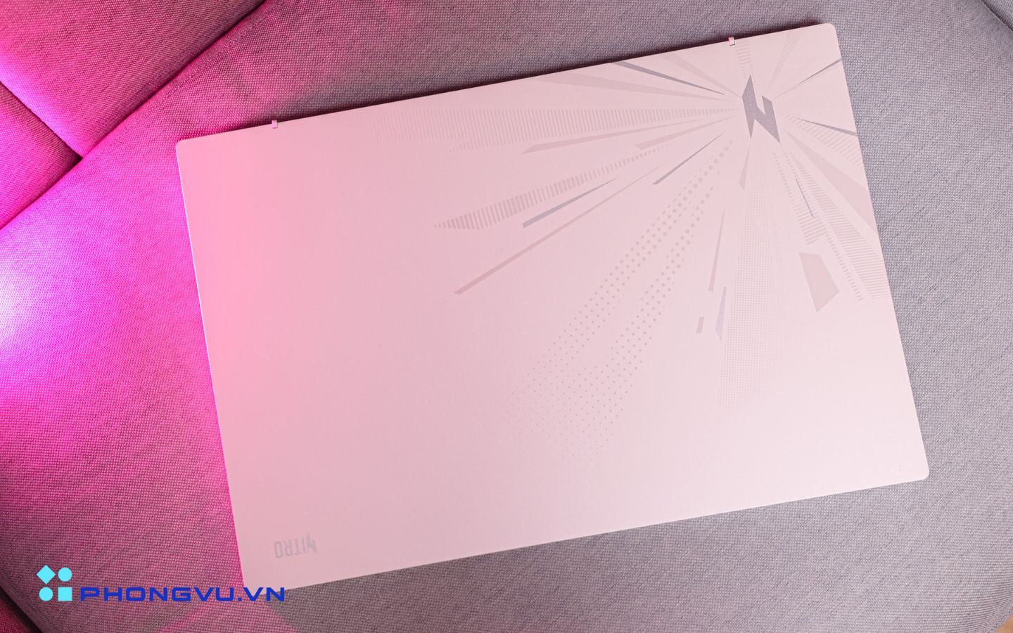Acer Nitro Lite 16 quá thu hút với tông màu trắng độc đáo