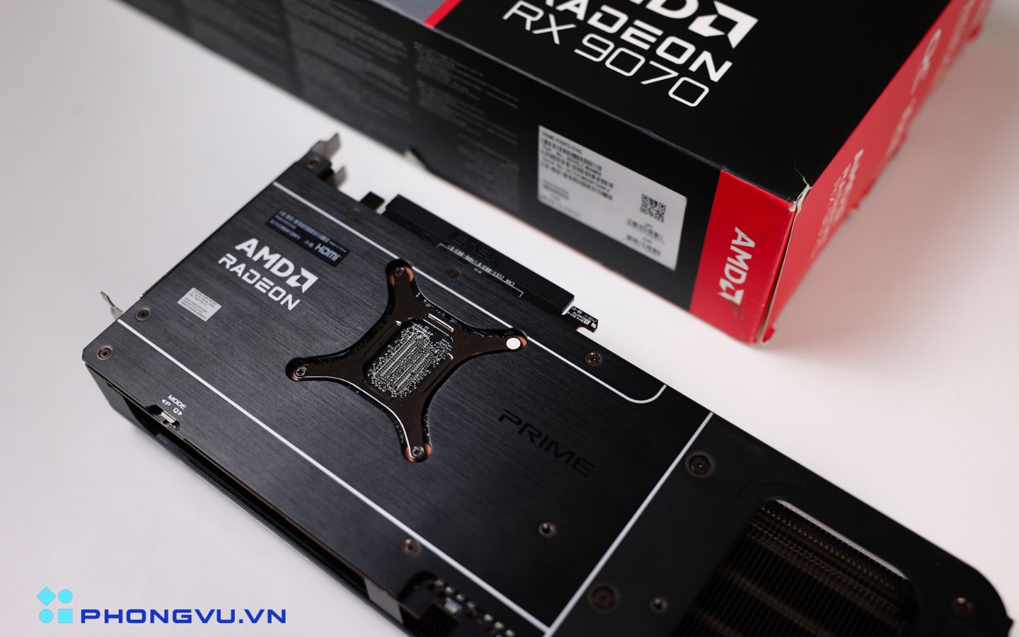 So với thế hệ trước như RX 7900 XT, RX 9070 mang lại hiệu năng tương đương trong các tác vụ sáng tạo nhưng với mức tiêu thụ điện thấp hơn đáng kể