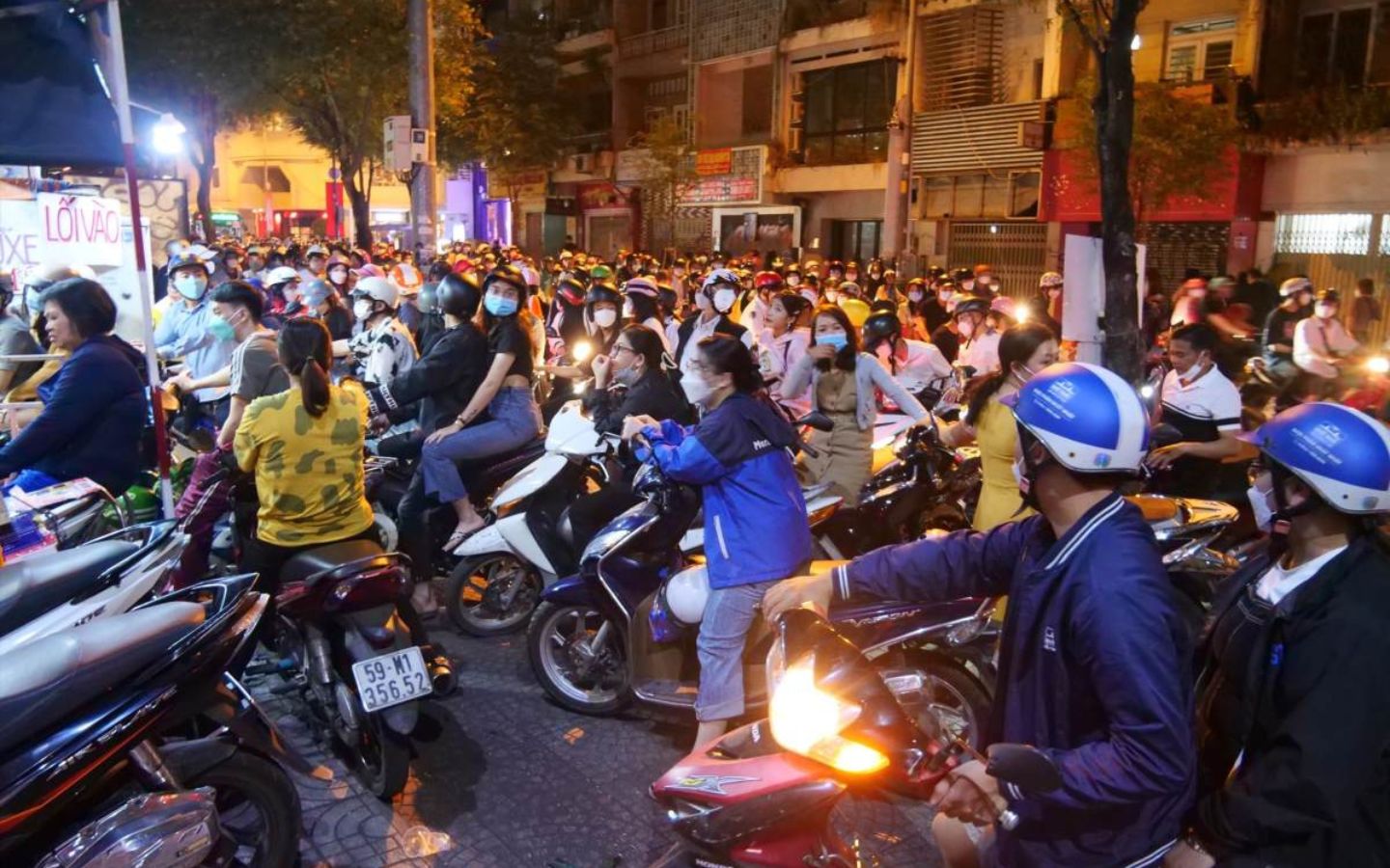 Bãi gửi xe khu vực xung quanh phố đi bộ Nguyễn Huệ