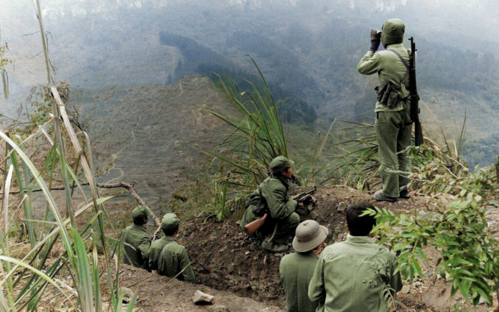 Bộ đội Việt Nam đóng quân trên một cao điểm ở biên giới phía Bắc