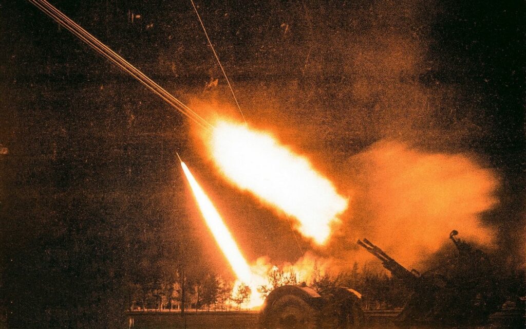 Bộ đội phòng không Việt Nam đánh trả cuộc tập kích đường không Linebacker-2 của Không quân Mỹ