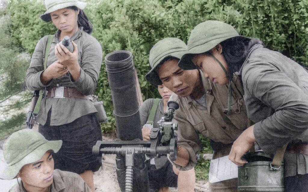 Khẩu đội súng cối 120 mm dân quân xã Trung Giang - Gio Linh - Quảng Trị năm 1972