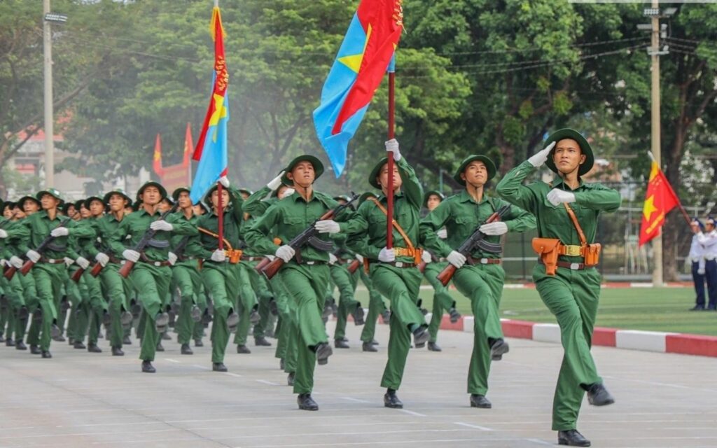 Lực lượng quân đội, dân quân tự vệ tổ chức hợp luyện