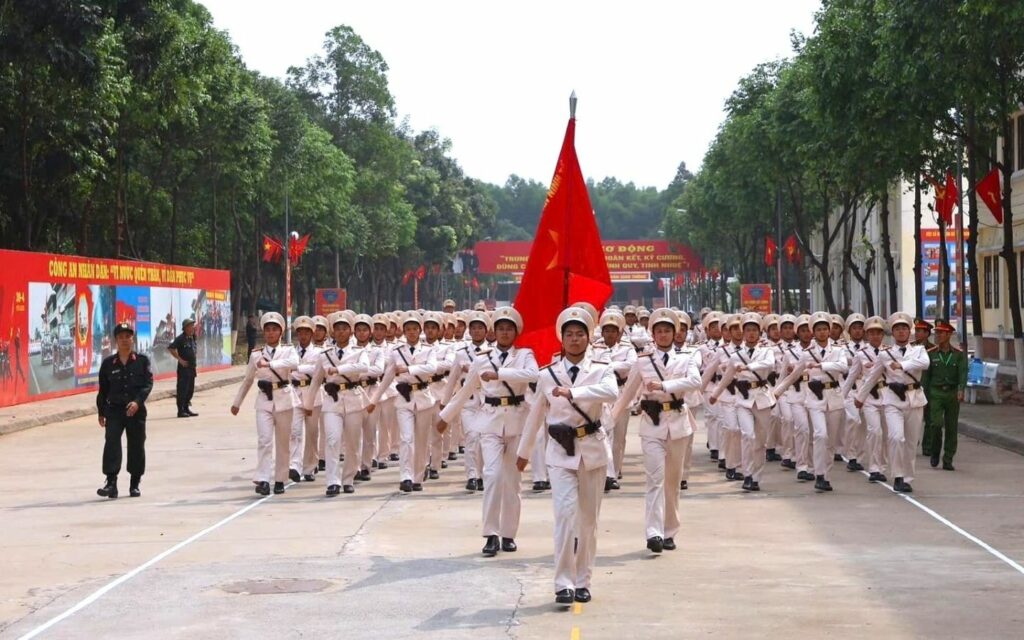 Tập luyện cho buổi diễu binh, diễu hành 30/4