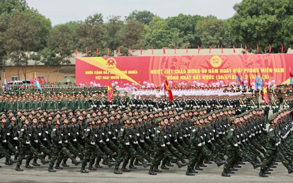 Các lực lượng tập luyện để phục vụ Lễ diễu binh, diễu hành 30/4