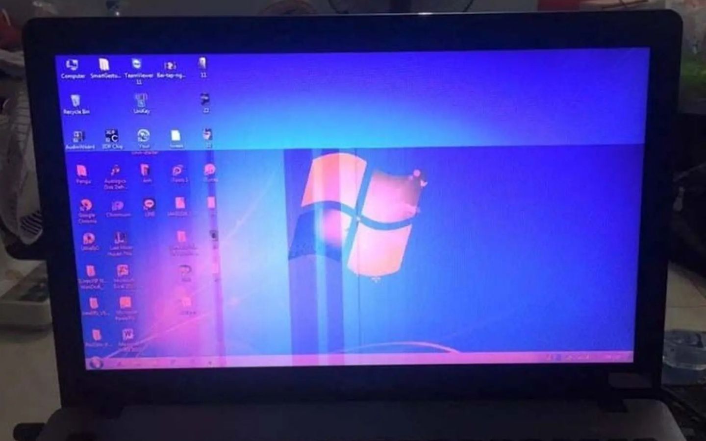 Màn hình máy tính xuất hiện tình trạng hiển thị màu sắc bất thường (Nguồn: Internet)