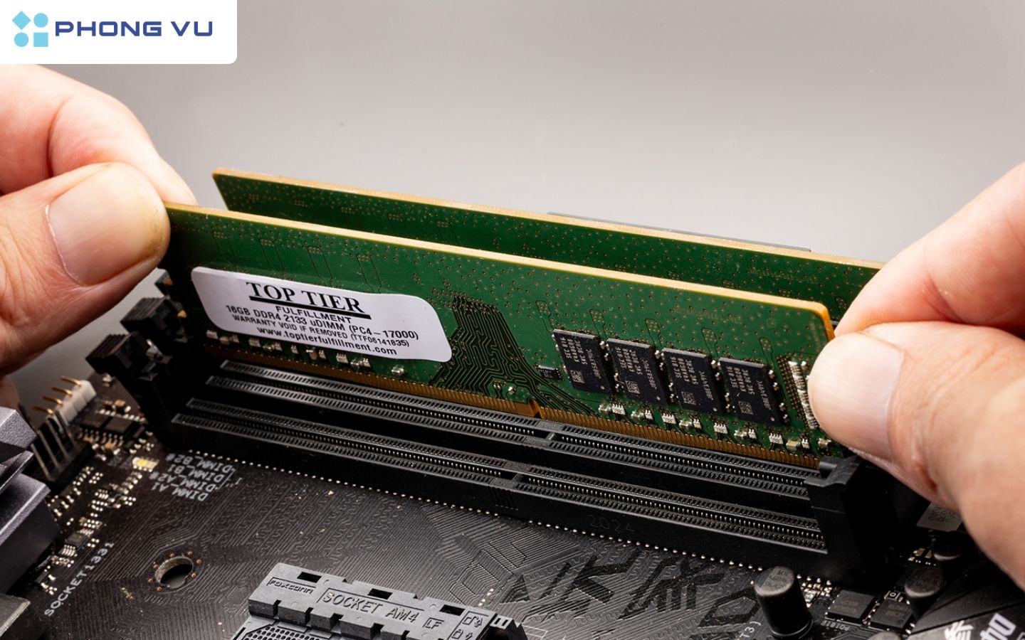 Render là gì? Cách chọn PC Render siêu mượt, nhanh gọn 2025 7 RAM đóng vai trò như bộ nhớ đệm tạm thời.