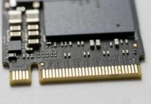 Trung Quốc ra mắt bộ nhớ flash nhanh gấp 10.000 lần SSD hiện nay Các nhà khoa học Trung Quốc tại Đại học Thanh Hoa tuyên bố phát minh công nghệ bộ nhớ flash mới với tốc độ gấp 10.000 lần SSD hiện tại