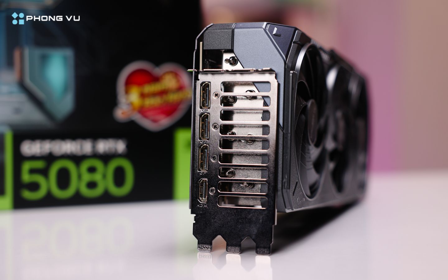 Trong các bài kiểm tra thực tế, card duy trì nhiệt độ ổn định dưới mức lý tưởng