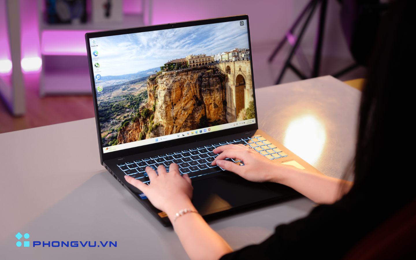 Vivobook 16 rất phù hợp với các game thủ yêu thích các tựa game esport
