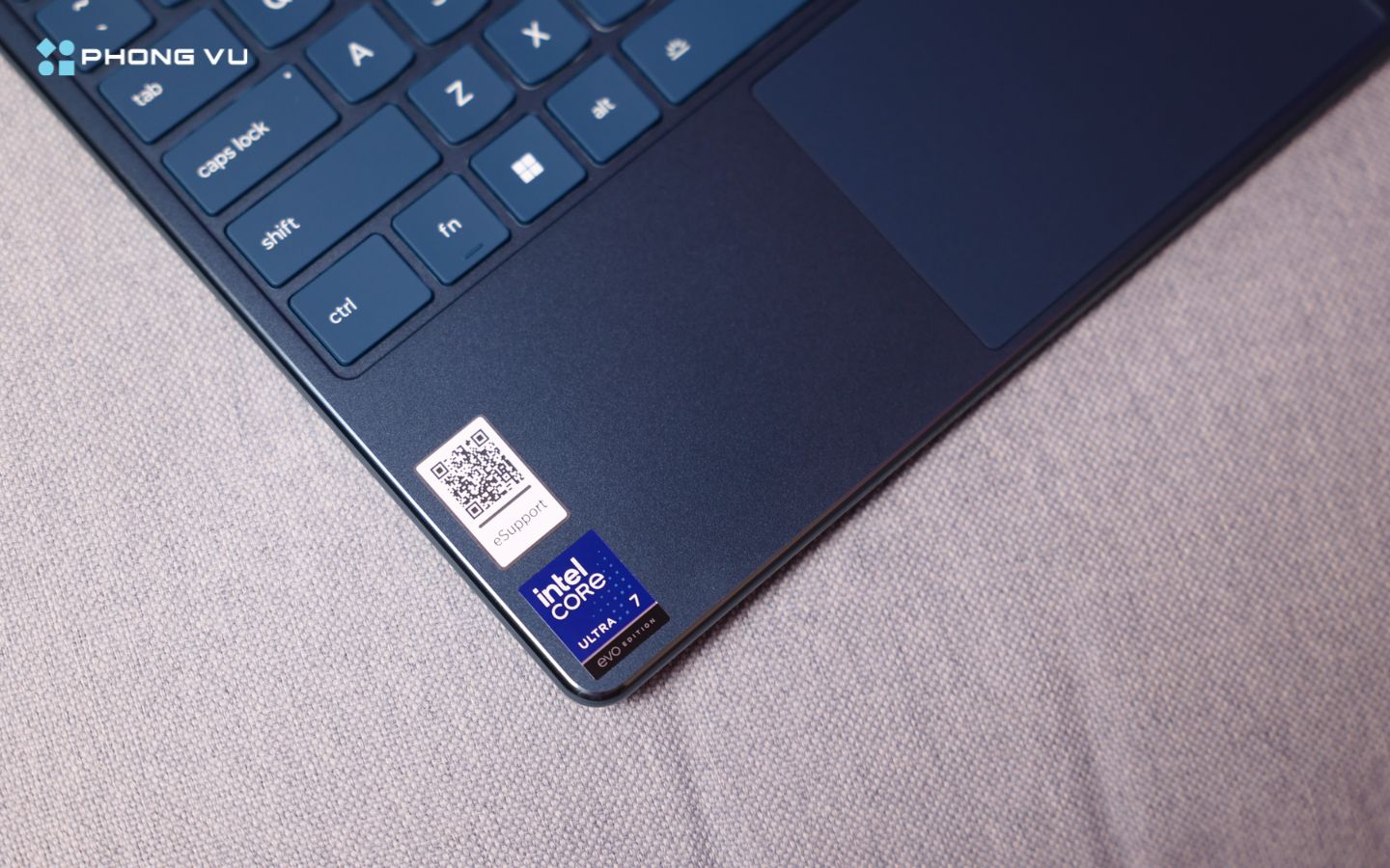 Lenovo Yoga Slim 9 14ILL10 được trang bị phần cứng mạnh mẽ