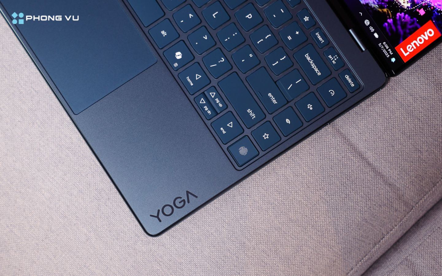 Máy có âm thanh trong trẻo, bass đủ sâu và âm lượng lớn