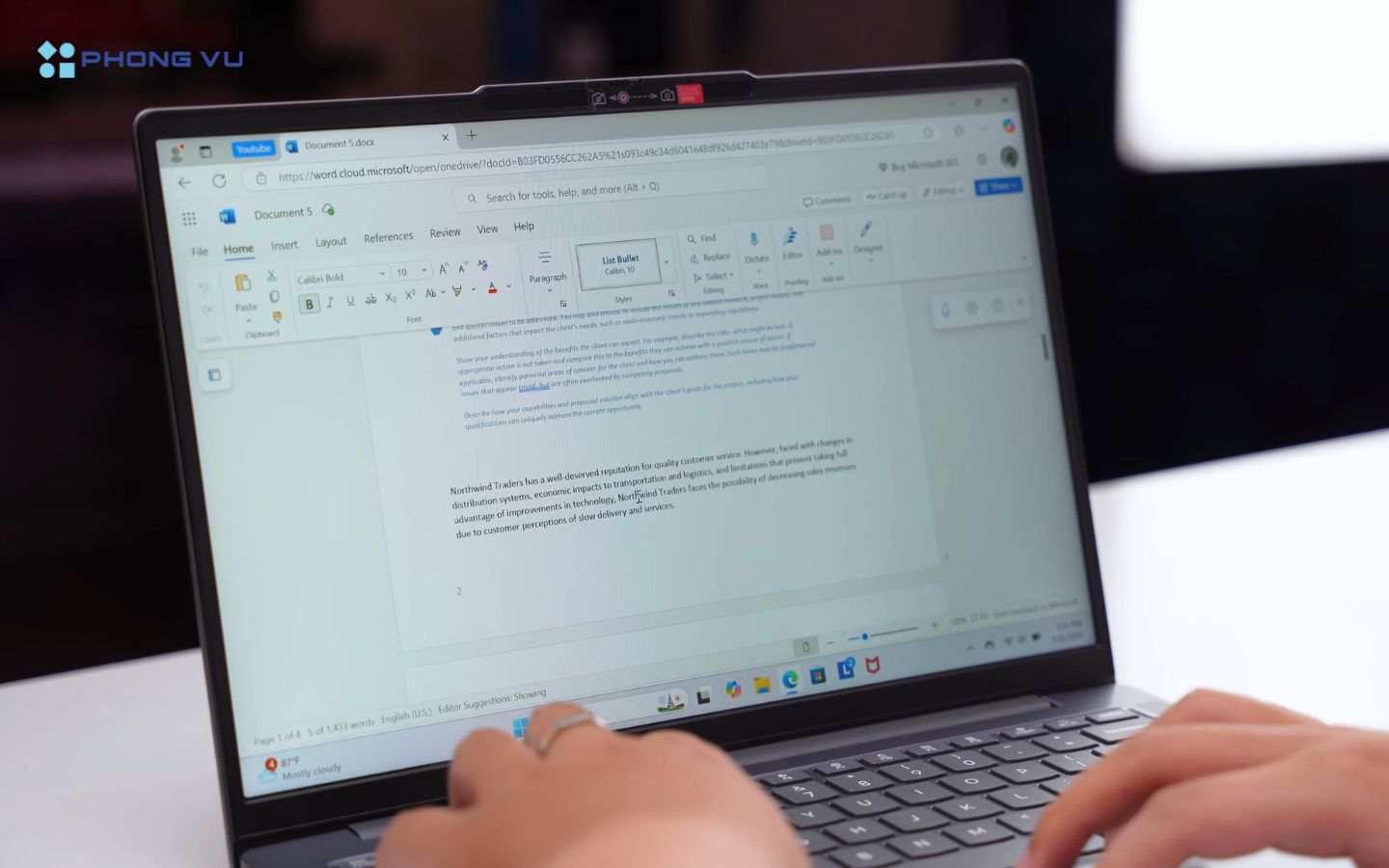 IdeaPad Slim 3 sử dụng màn hình 14 inch IPS, độ phân giải Full HD (1920x1080)