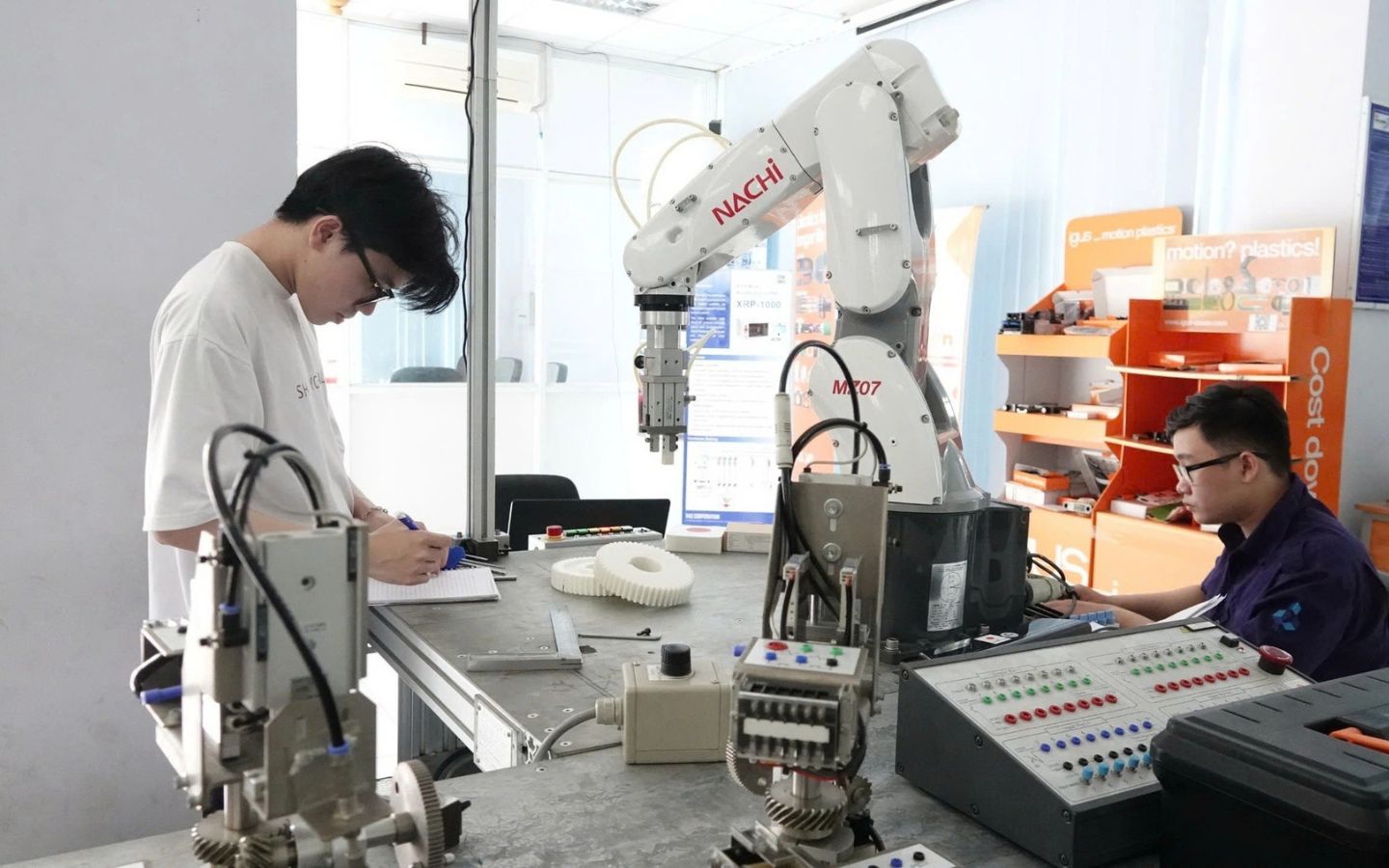 Dù còn nhiều thách thức nhưng khoa học công nghệ Việt Nam vẫn sánh ngang với nhiều cường quốc Đông Nam Á khác (Nguồn: Internet)