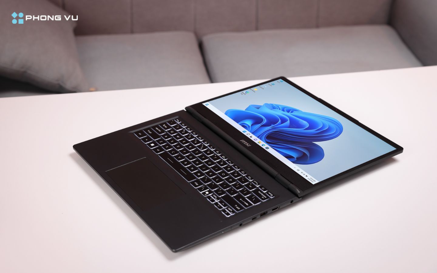 Trong Cinebench R23, máy ghi điểm ấn tượng với hiệu năng đa nhân vượt trội