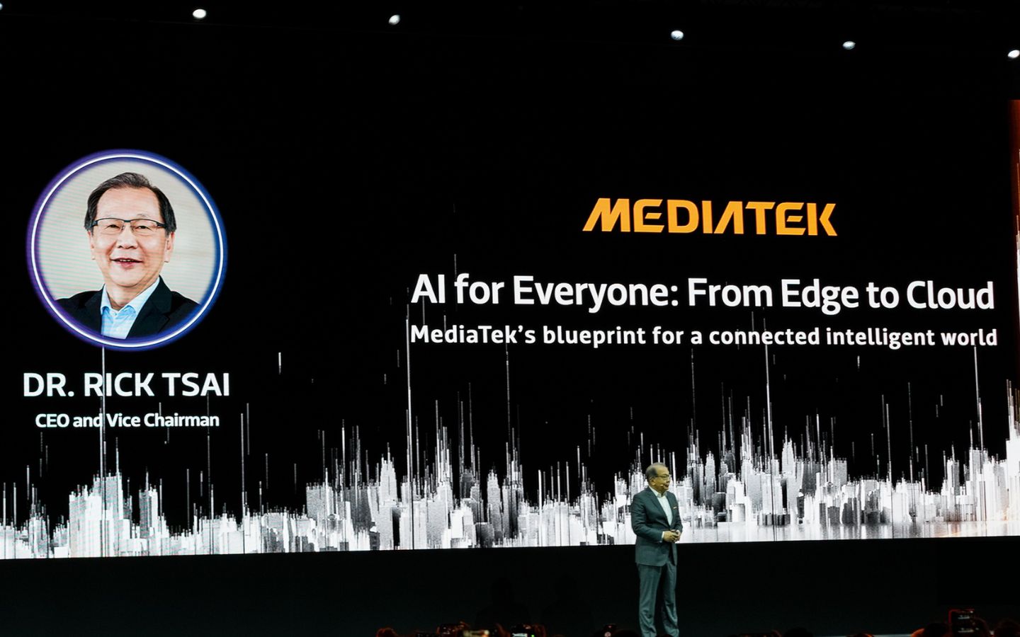 Tiến sĩ Rick Tsai – Phó Chủ tịch kiêm Tổng Giám đốc MediaTek phát biểu tại Computex 2025