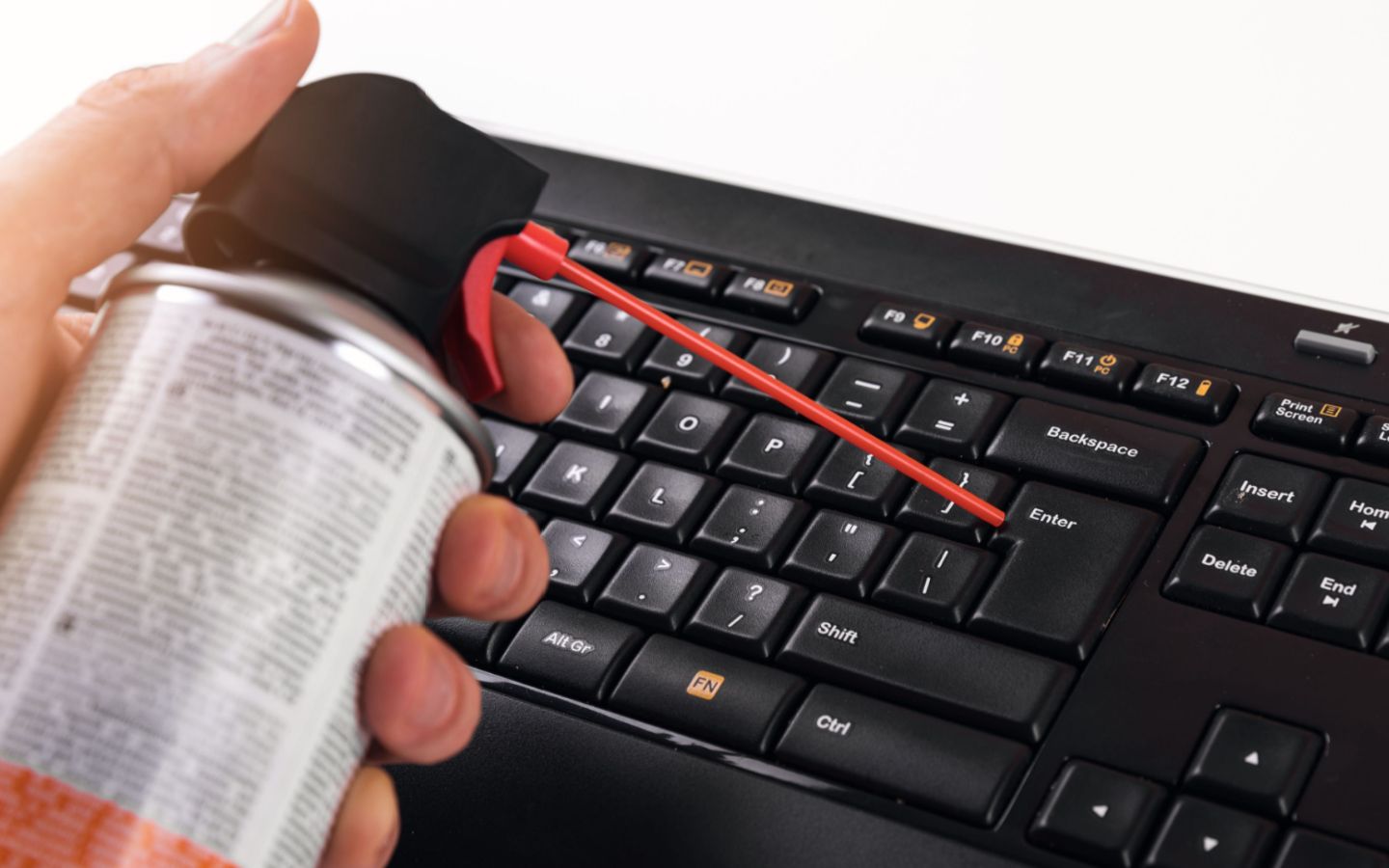 Bao lâu vệ sinh laptop 1 lần? Hướng dẫn vệ sinh laptop đúng cách 5 Quy trình vệ sinh bên ngoài laptop