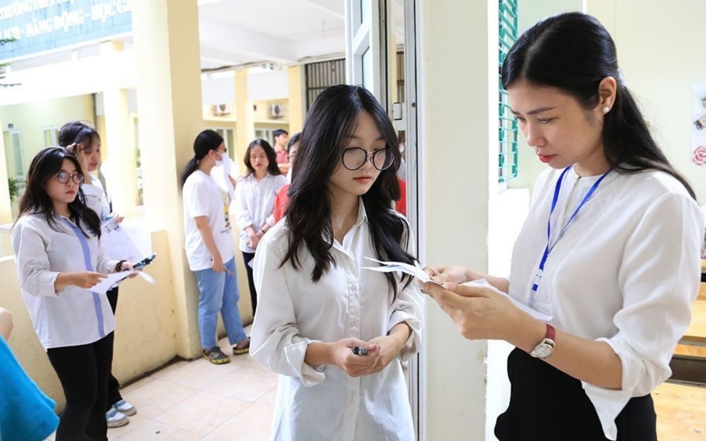 Điểm danh vào phòng thi