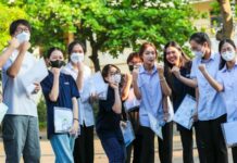 Trọn bộ đề thi thử tốt nghiệp THPT 2025 môn Ngữ văn có đáp án Trọn bộ đề thi thử tốt nghiệp THPT 2025 môn Ngữ văn có đáp án