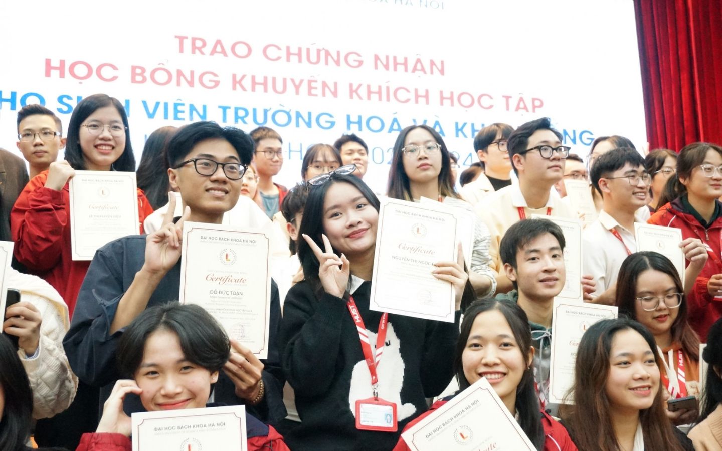 Chính sách học bổng và hỗ trợ sinh viên của HUST