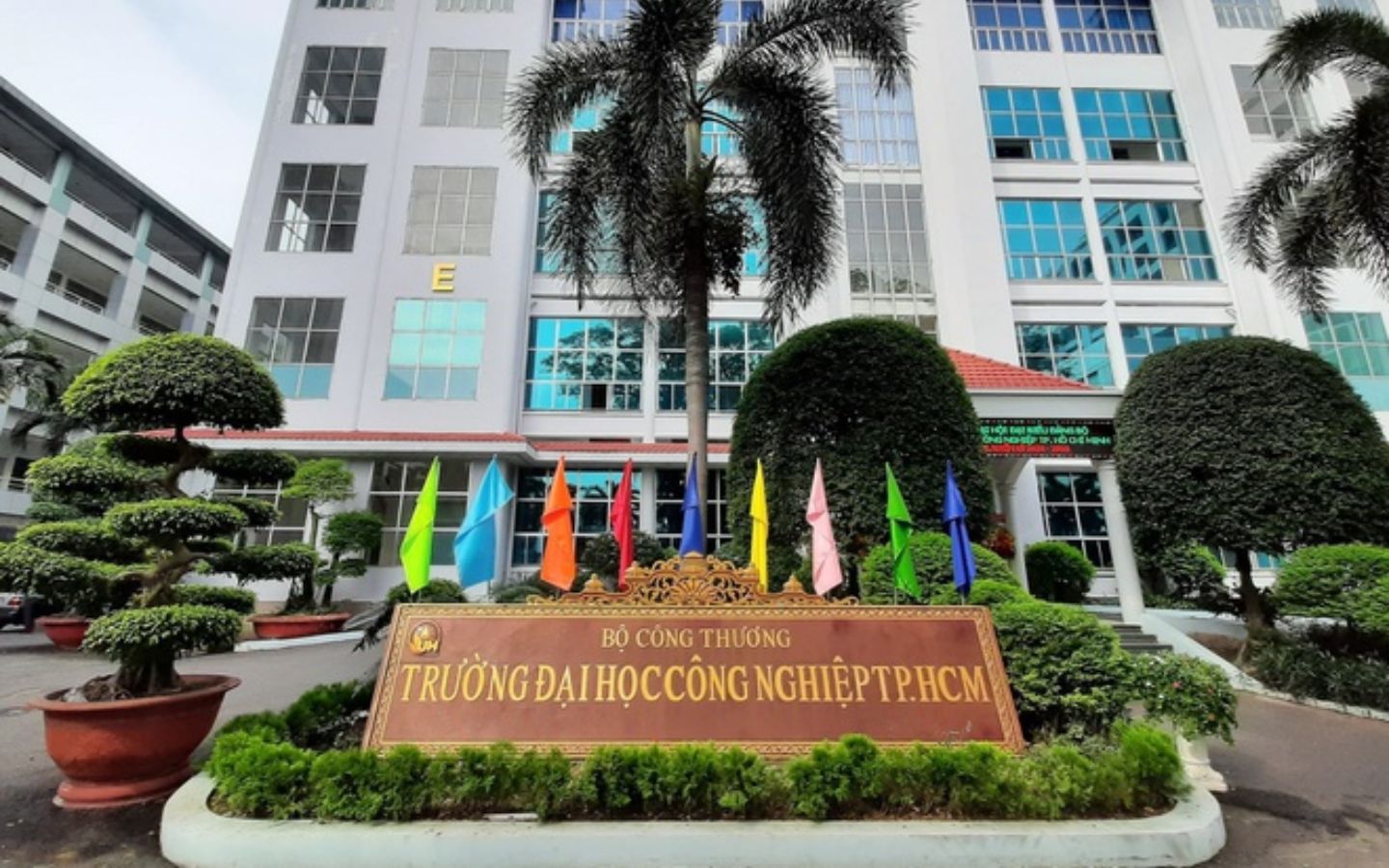 Học phí Đại học Công nghiệp TP.HCM (IUH) chính thức