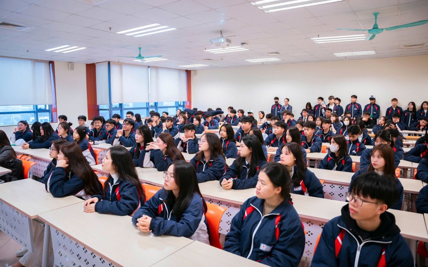 Sinh viên trường Đại học Kinh tế Quốc dân