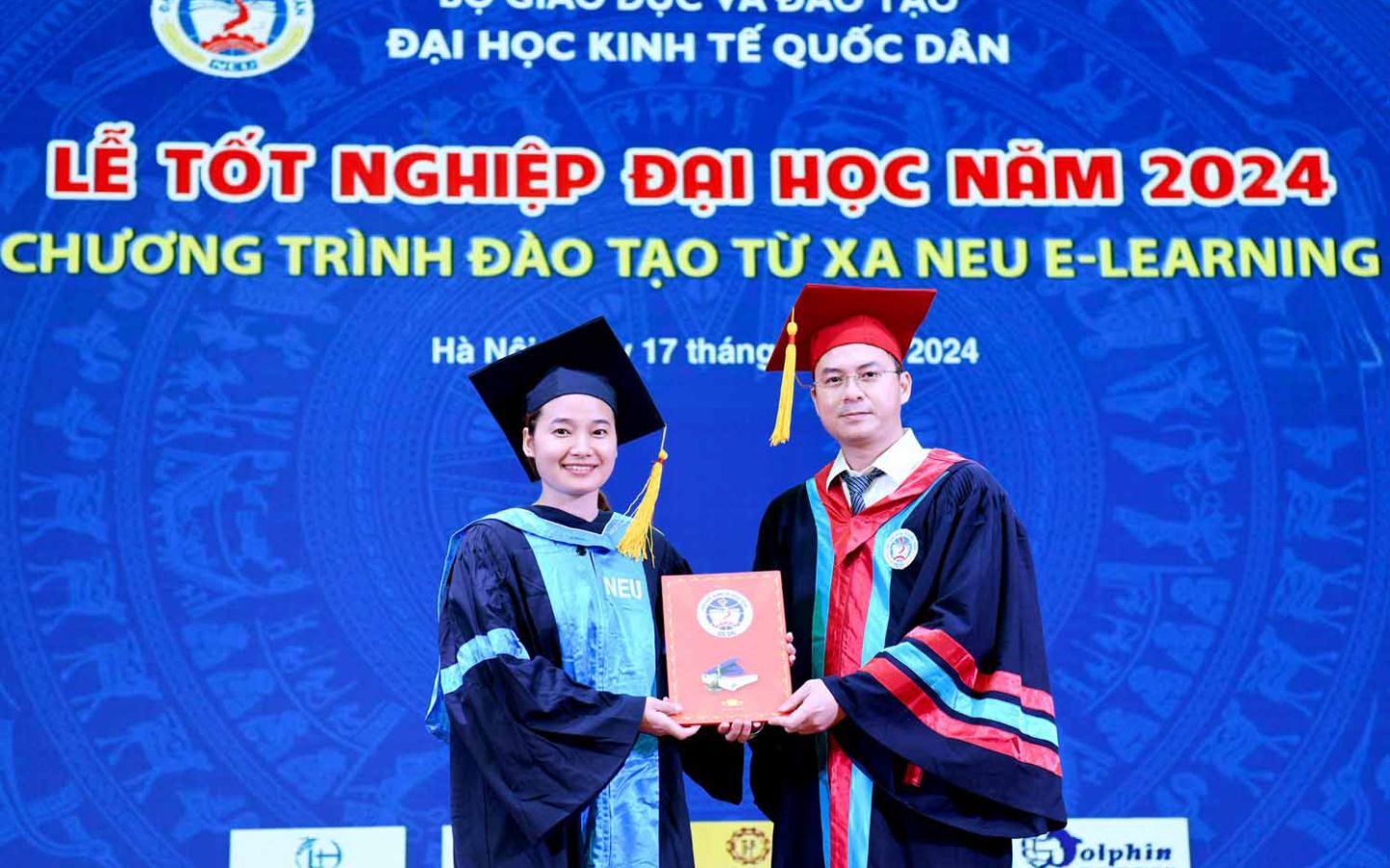 Lễ tốt nghiệp NEU