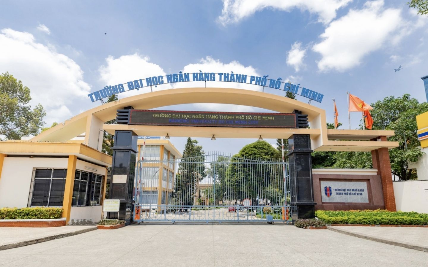 Đại học Ngân hàng TP.HCM (HUB)