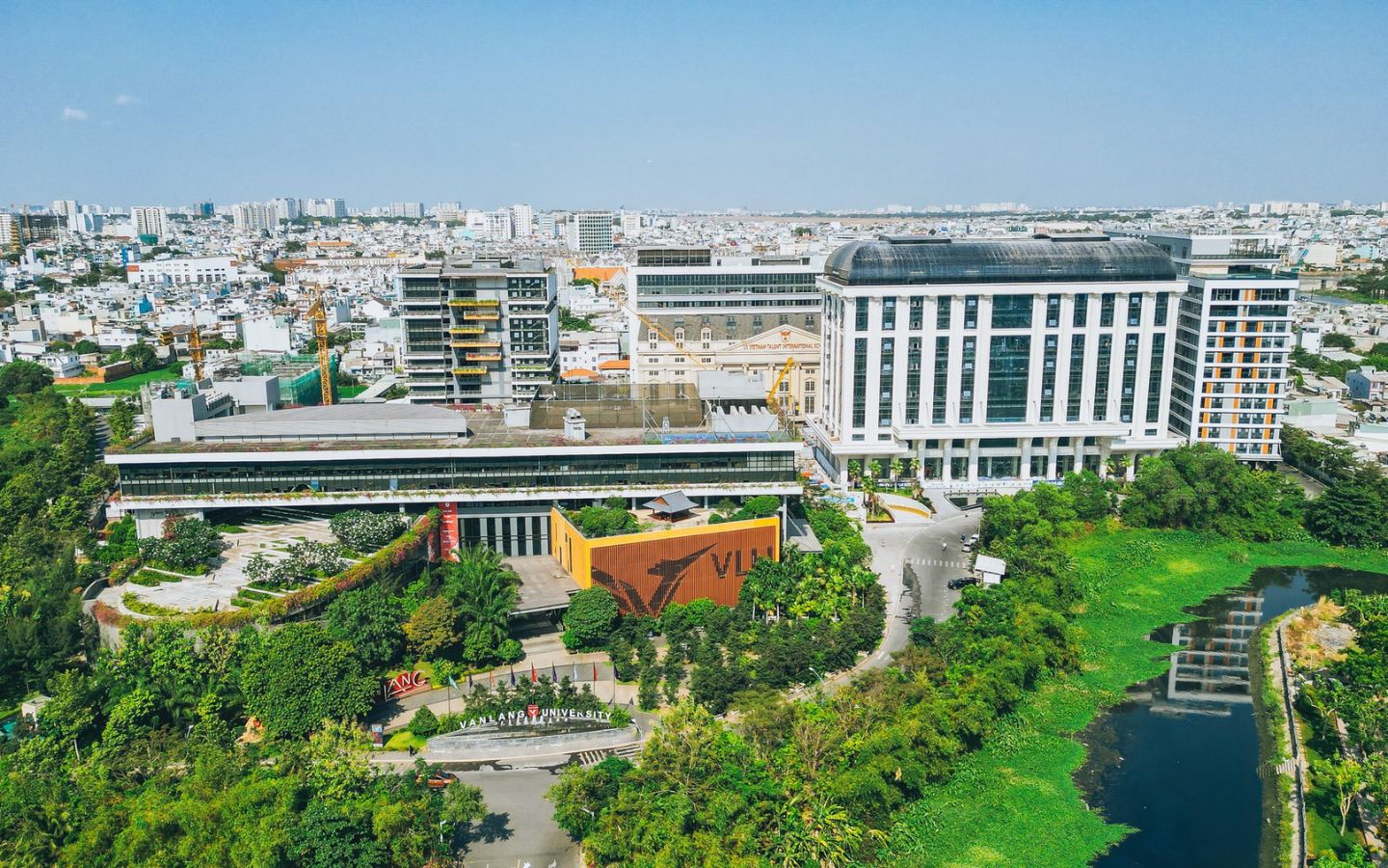 Học phí Đại học Văn Lang 2024