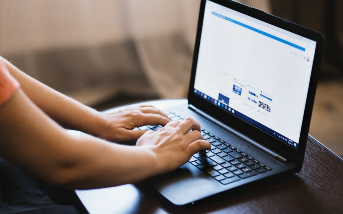 Kinh nghiệm mua laptop cho sinh viên chi tiết từ A-Z 2 Xác định nhu cầu sử dụng giúp sinh viên mua được mẫu laptop phù hợp nhất