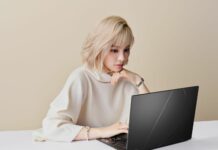 Mua laptop đi học 2025: Mỏng nhẹ, AI, pin lâu đang là “combo” được săn đón